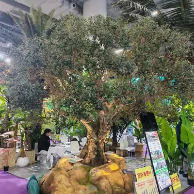 Grote faux-olijfboom, aangepast voor buiten